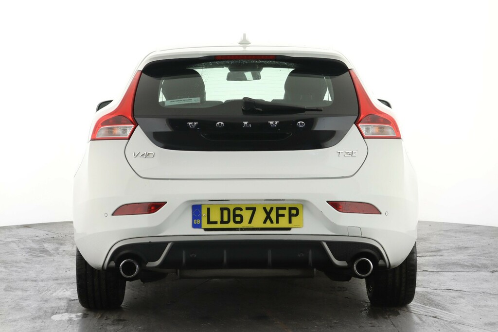 Volvo V40 T3 152 R Design Nav Plus LD67XFP Black #2