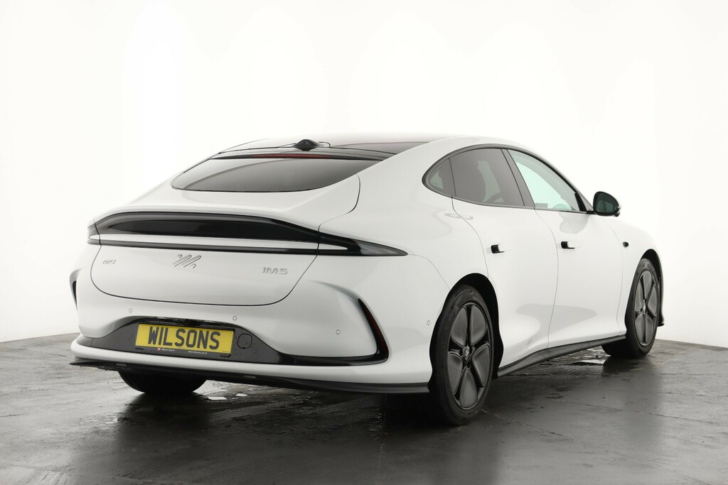MG IM5 300Kw Long Range 100Kwh LA26FVN White #3