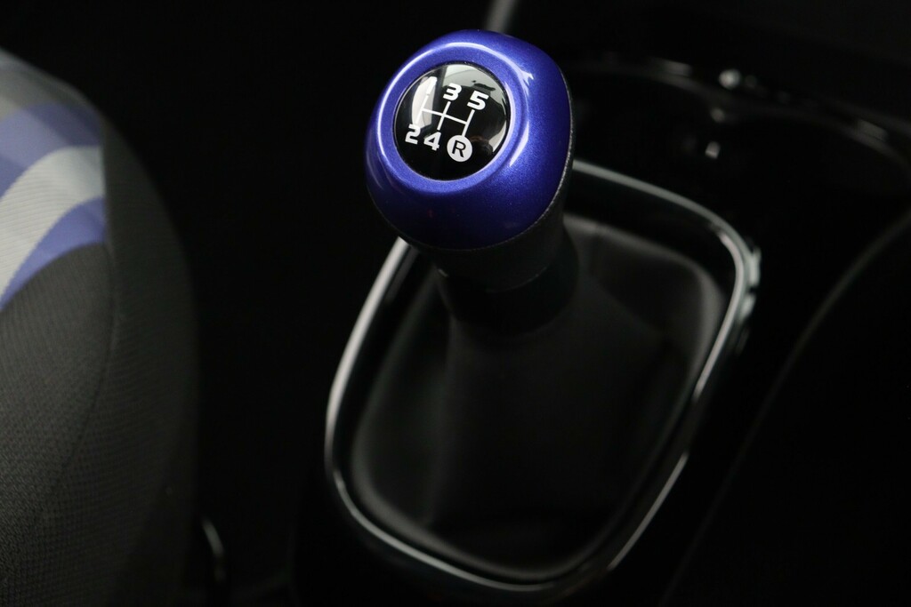 Peugeot 108 Peugeot 1.0 Allure 5Spd 72Ps Black #21
