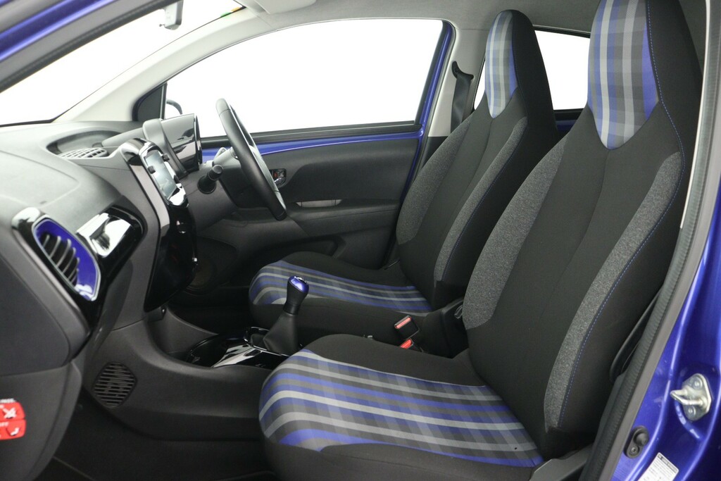 Peugeot 108 Peugeot 1.0 Allure 5Spd 72Ps Black #10