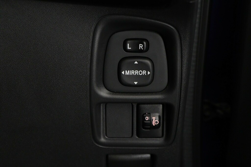 Peugeot 108 Peugeot 1.0 Allure 5Spd 72Ps Black #25