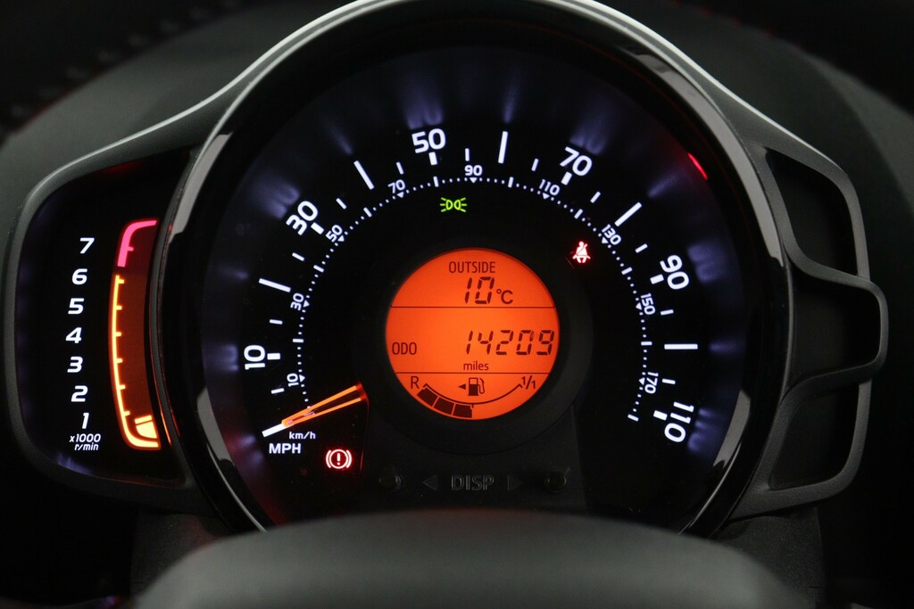 Peugeot 108 Peugeot 1.0 Allure 5Spd 72Ps Black #26