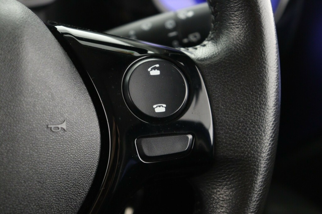 Peugeot 108 Peugeot 1.0 Allure 5Spd 72Ps Black #23