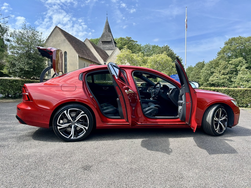 Volvo S60 S60 R-design T8 Recharge Awd A White #21