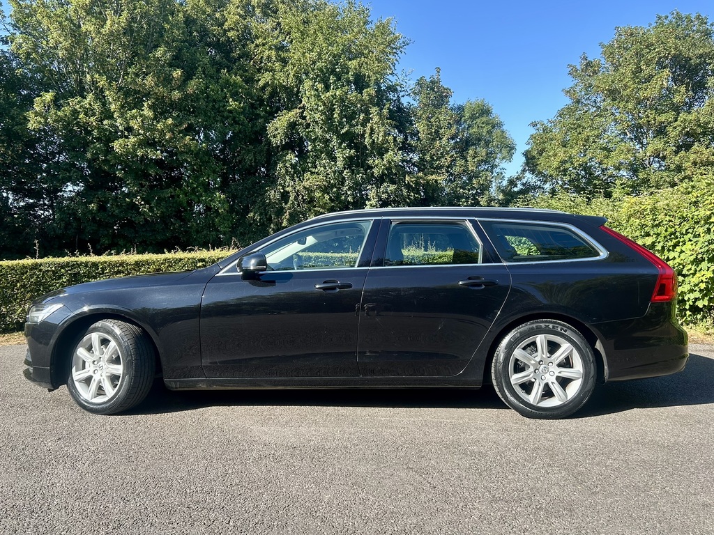 Volvo V90 2.0 D4 Momentum Estate Euro 6 S S Black #2