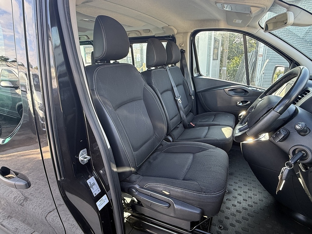 Renault Trafic Dci Energy 30 Sport Nav Black #6