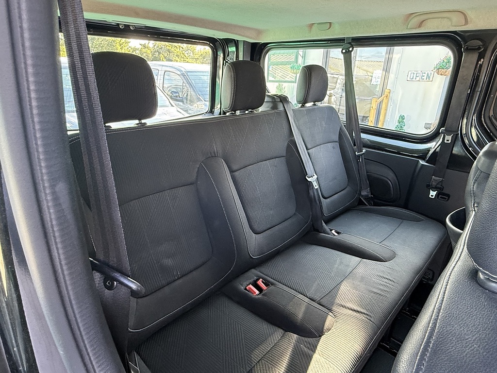 Renault Trafic 1.6 Sl27 Business Plus Energy Dci 125 Bhp White #8