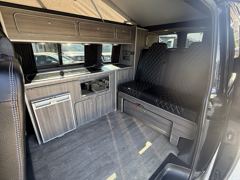 Volkswagen Transporter Tdi T28 Bluemotion Tech Highline Black #5