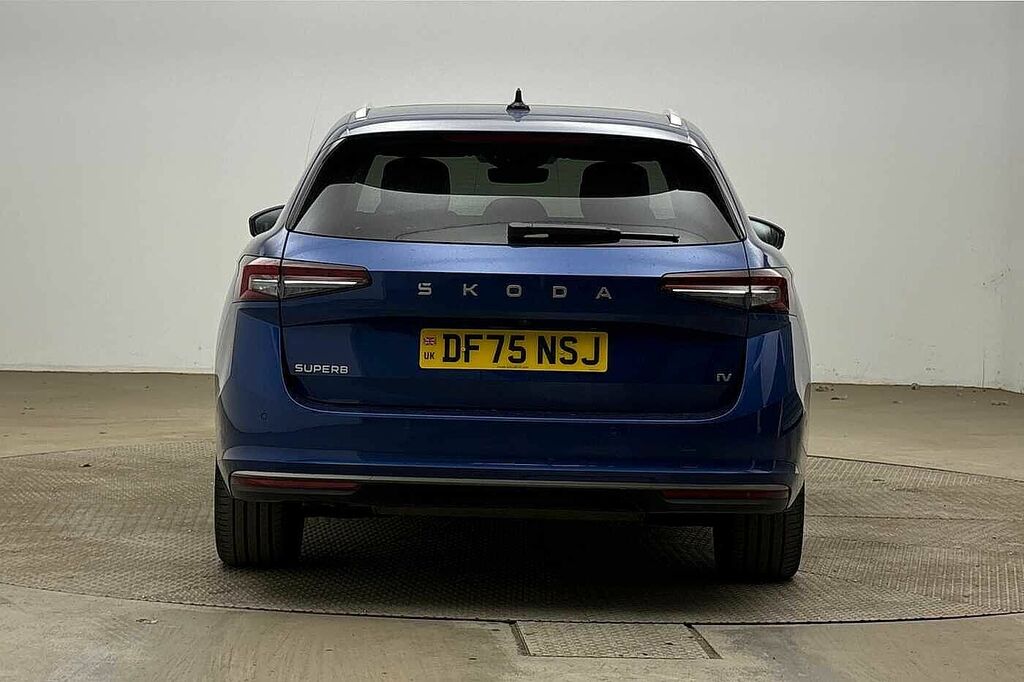 Skoda Superb 2026 2.0 Tsi Sportline 4X4 Dsg Blue #8