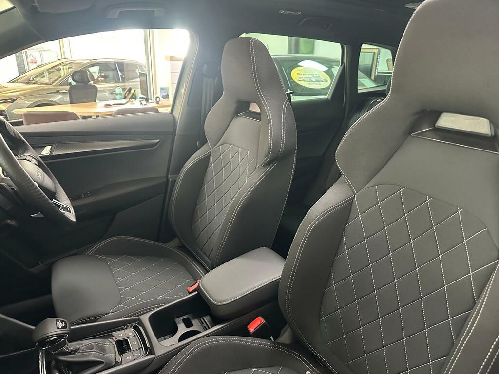 Skoda Karoq Suv 1.5 Tsi 150Ps Se Dsg White #17