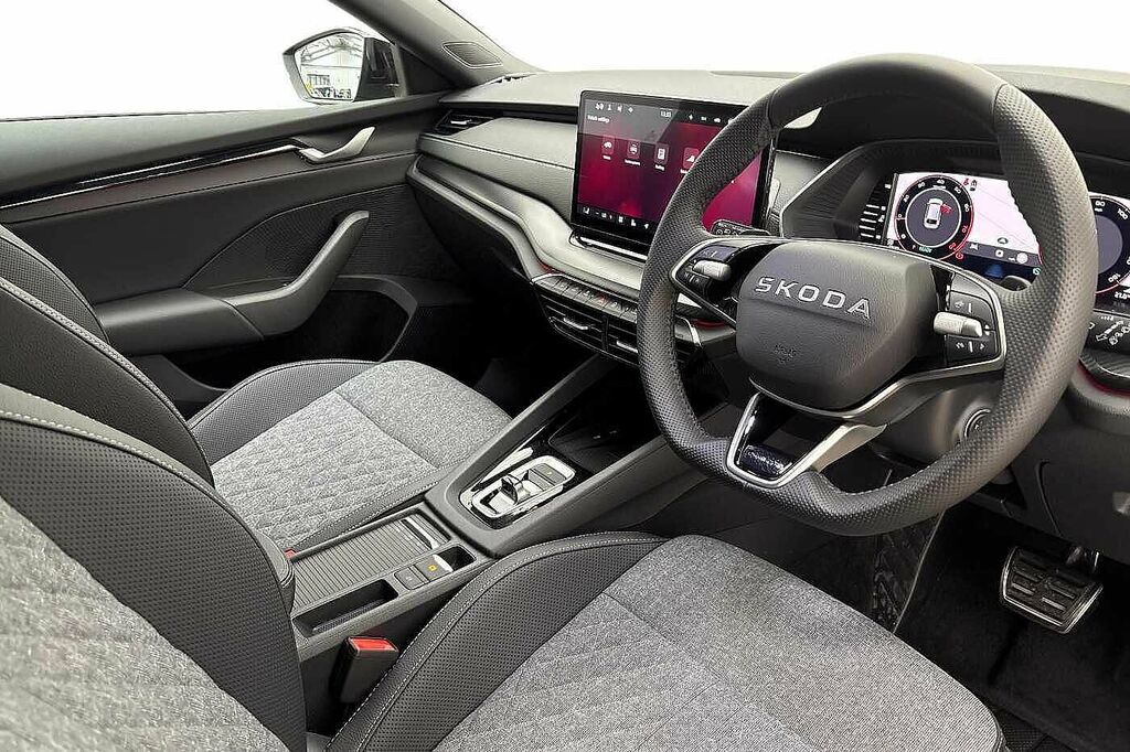 Skoda Octavia 1.5 Tsi 150 E-tec Sportline Dsg Black #6