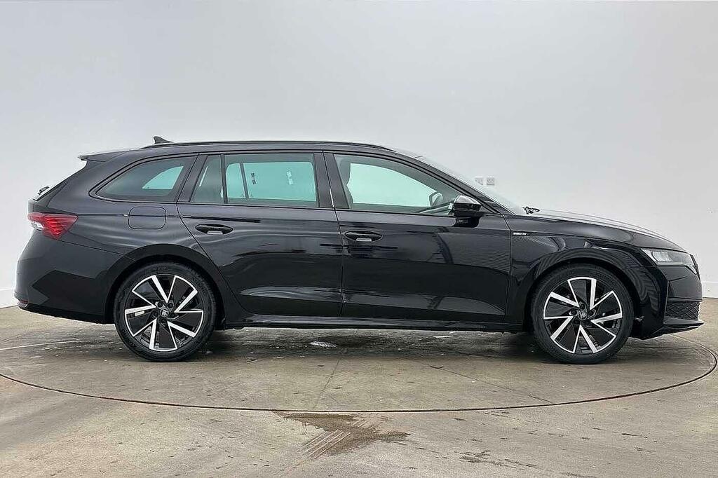 Skoda Octavia 1.5 Tsi 150 E-tec Sportline Dsg Black #4