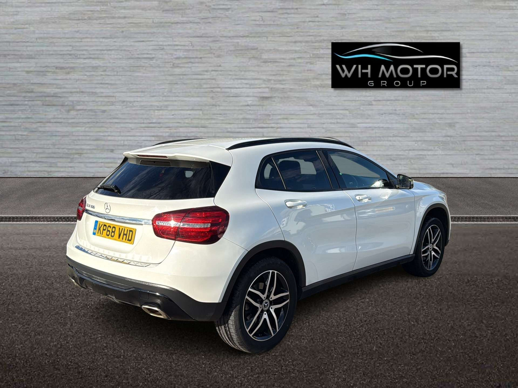 Mercedes-Benz GLA Class Urban Edition White #5