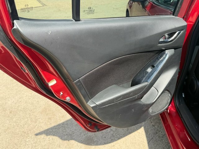 Mazda 3 2.0 Se One Owner - 35 Road Tax Red #40