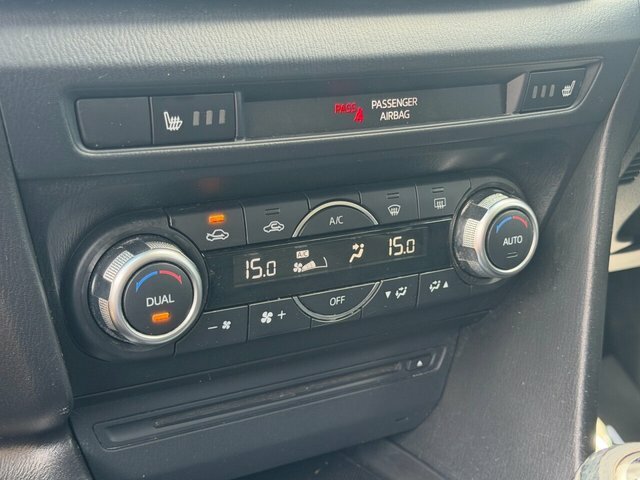 Mazda 3 2.0 Se One Owner - 35 Road Tax Red #32