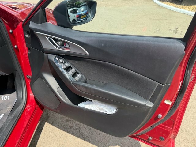 Mazda 3 2.0 Se One Owner - 35 Road Tax Red #42