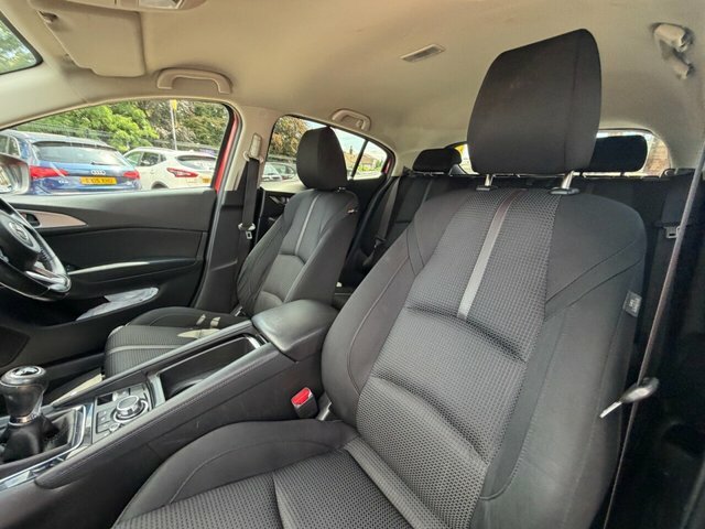 Mazda 3 2.0 Se One Owner - 35 Road Tax Red #25