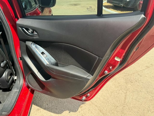 Mazda 3 2.0 Se One Owner - 35 Road Tax Red #41