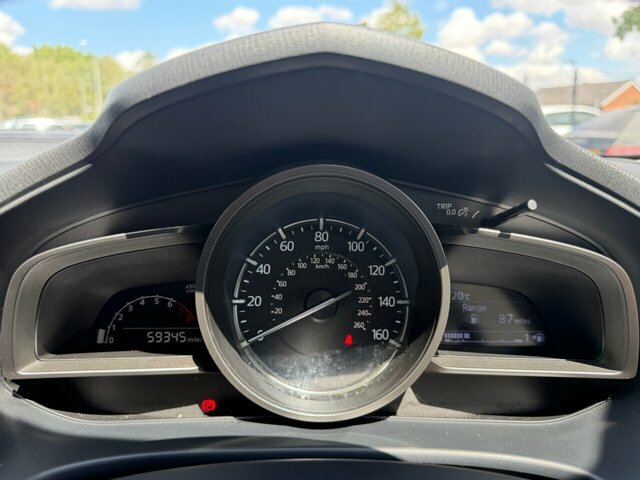Mazda 3 2.0 Se One Owner - 35 Road Tax Red #45