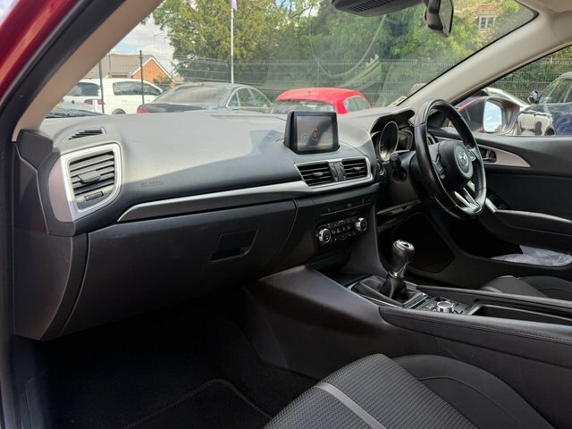 Mazda 3 2.0 Se One Owner - 35 Road Tax Red #26