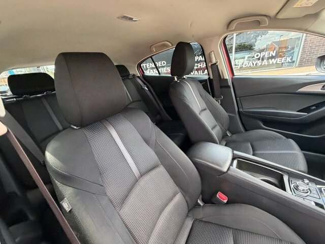 Mazda 3 2.0 Se One Owner - 35 Road Tax Red #20