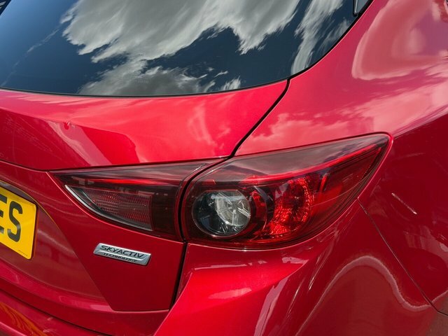 Mazda 3 2.0 Se One Owner - 35 Road Tax Red #14