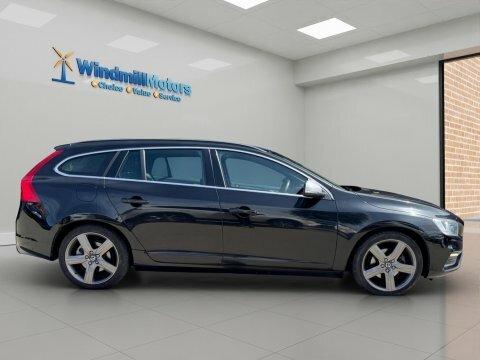 Volvo V60 2.0 D3 R-design KY66ZTG Black #3