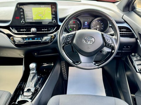 Toyota C-Hr 1.8 Vvt-h Design HG70EKR Red #2