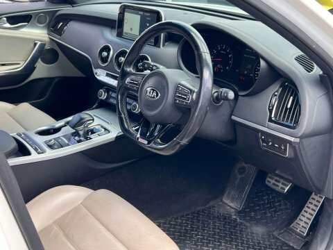 Kia Stinger 3.3 T-gdi V6 White #2
