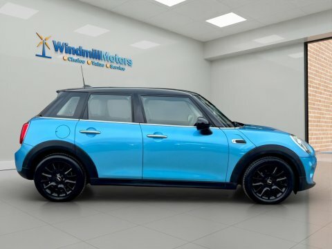 Mini Hatch 1.5 Cooper Classic KX19WOD Blue #3