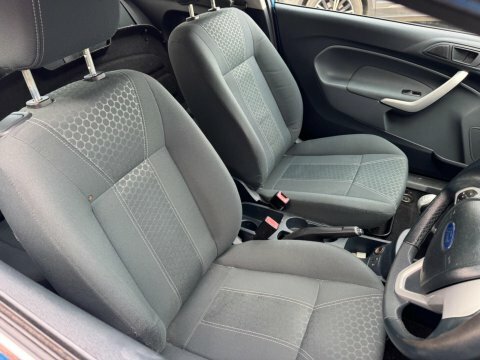 Ford Fiesta 2010 Ford Fiestanbsp1.4 Zetec L Silver #8