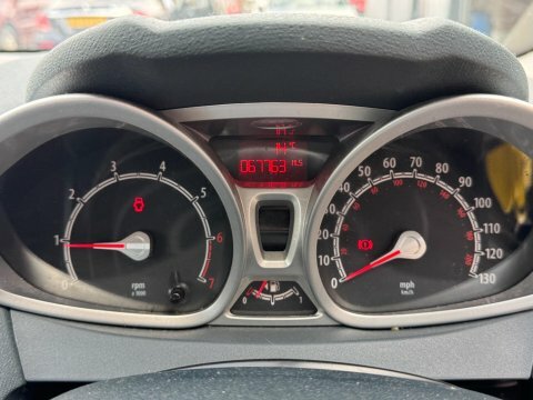 Ford Fiesta 2010 Ford Fiestanbsp1.4 Zetec L Silver #18