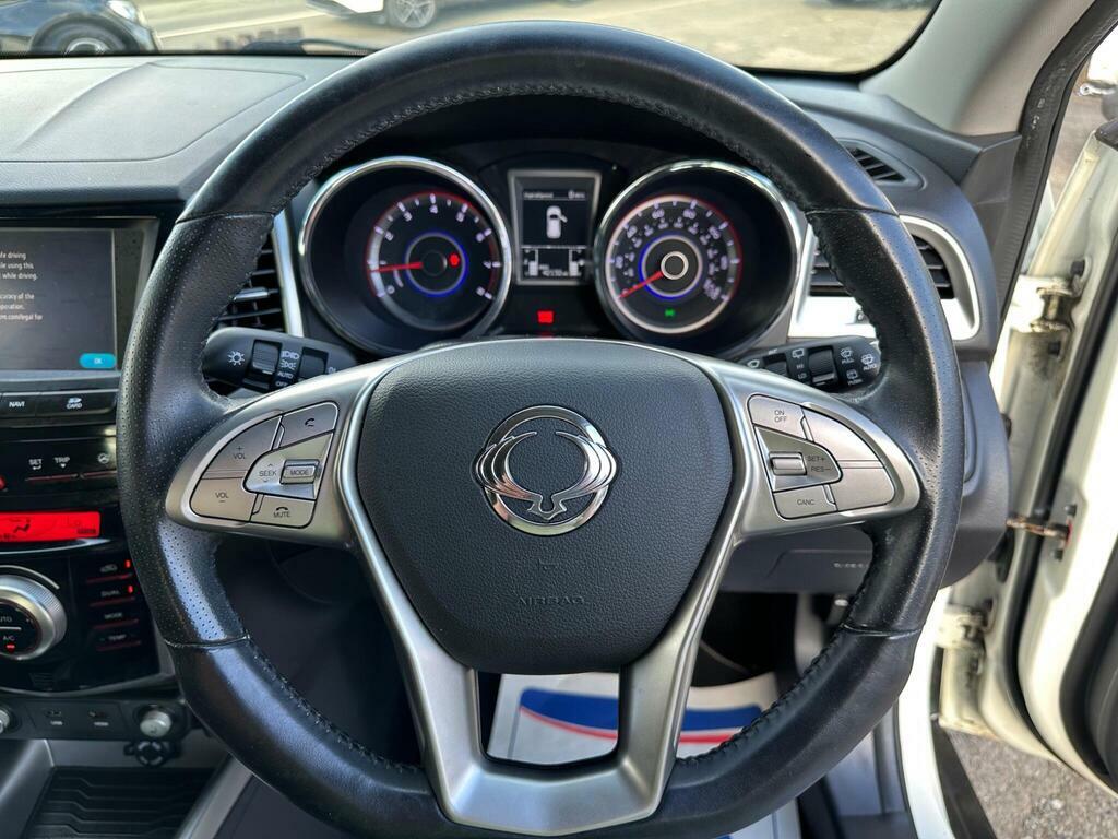 SsangYong Tivoli 1.6 Elx White #12
