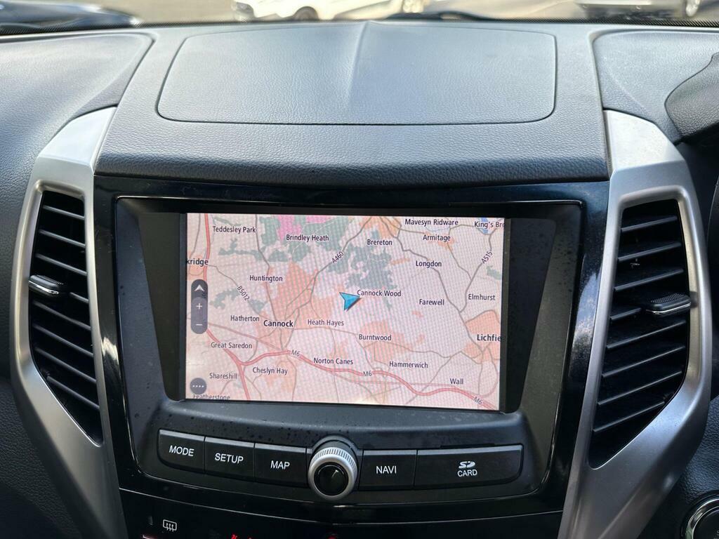 SsangYong Tivoli 1.6 Elx White #14