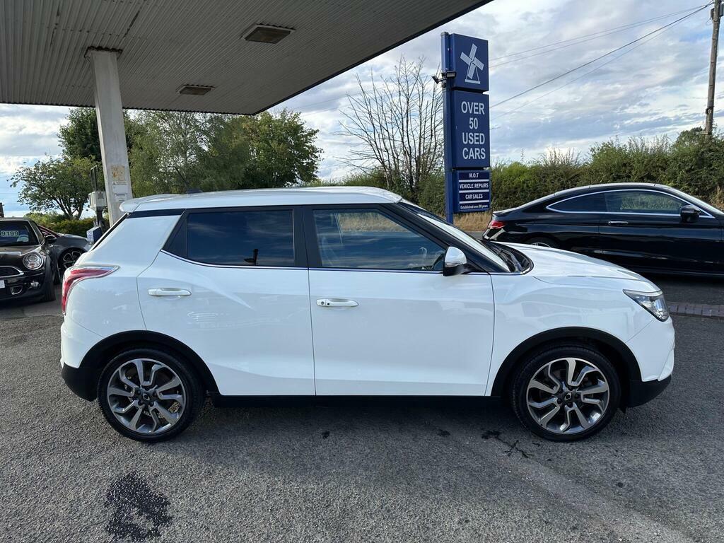 SsangYong Tivoli 1.6 Elx White #7