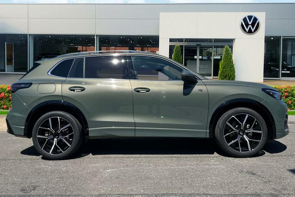 Volkswagen Tiguan Tiguan R-line 1.5 Etsi 150 Ps 7-Speed Dsg 2 Green #4