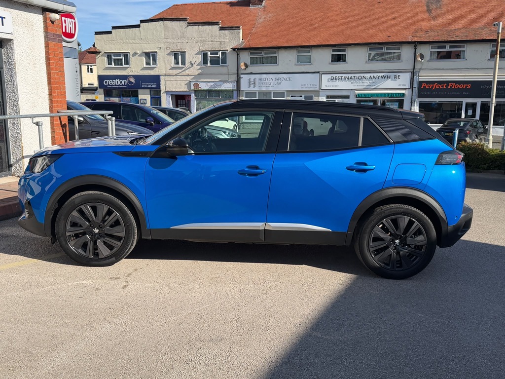 Peugeot e-2008 50Kwh Gt Suv 136 Ps Blue #6