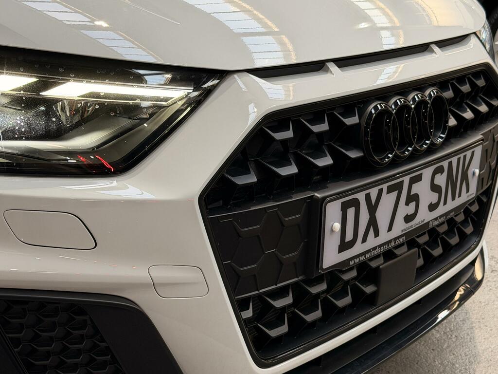 Audi A1 1.0 Tfsi 25 Black Edition Sportback S T White #4