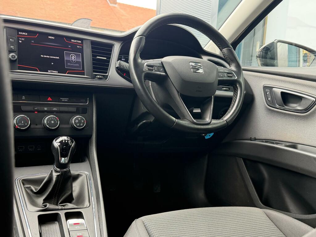 Seat Leon 1.2 Tsi Se Dynamic Technology Hatchback Black #4