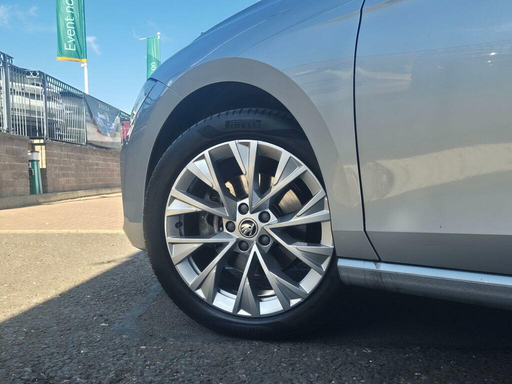 Skoda Superb 2024 2.0 Tsi 190Ps Laurin Klement Dsg Estate Black #30