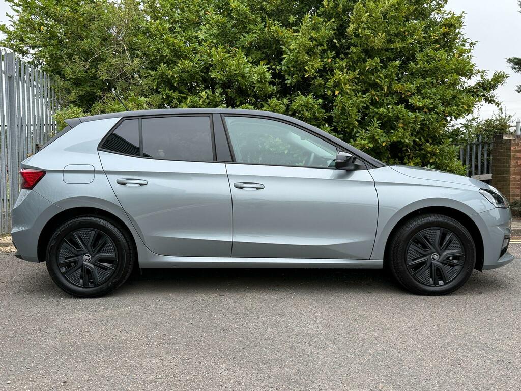 Skoda Fabia 1.0 Tsi Design Edition Hatchback Silver #4