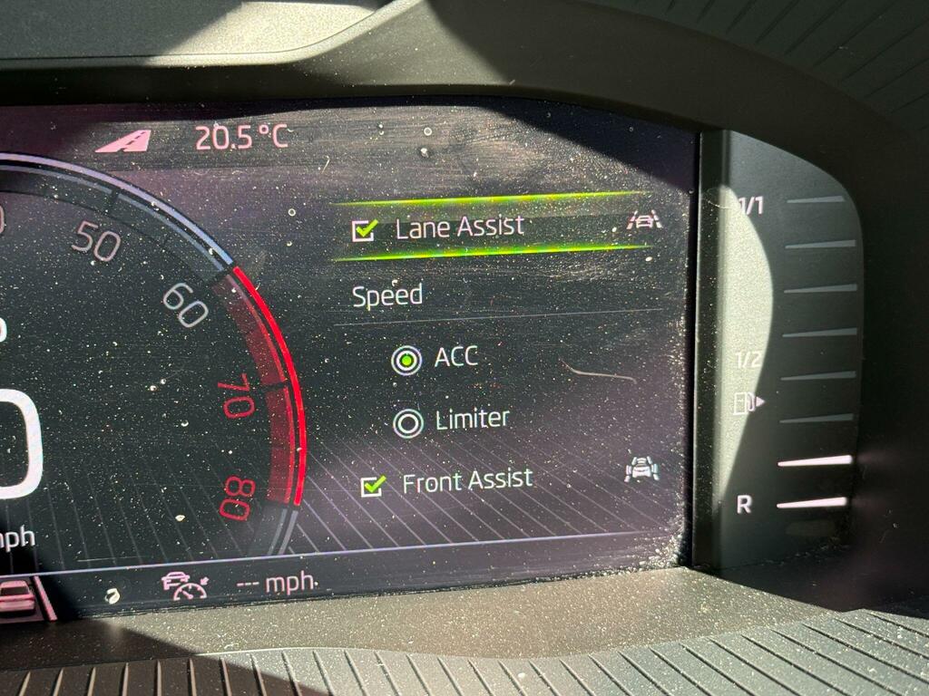 Skoda Karoq Suv 1.5 Tsi 150Ps Sportline Act Dsg Grey #44