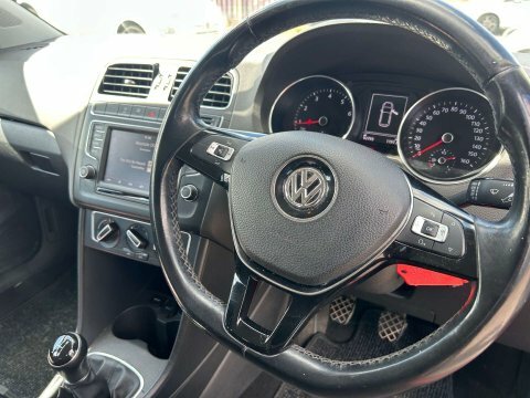 Volkswagen Polo 2019 68 1.0  #26