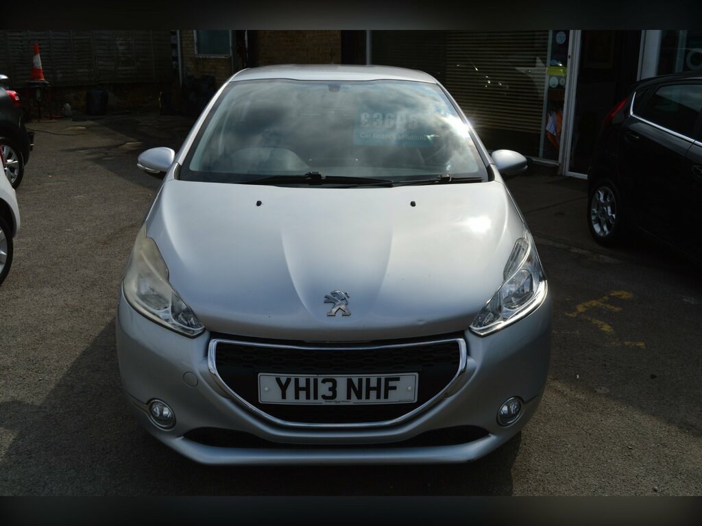 Peugeot 208 1.2 Vti Active Hatchback Euro 5 Silver #2