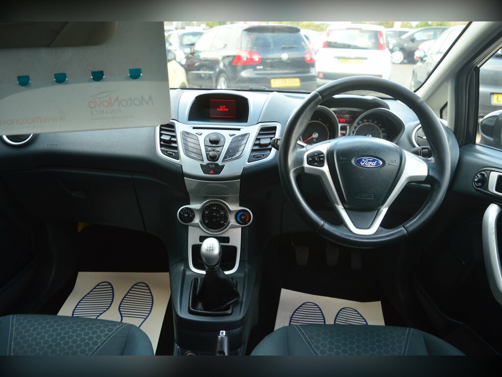 Ford Fiesta 1.25 Zetec Hatchback 129 Gkm, Black #3