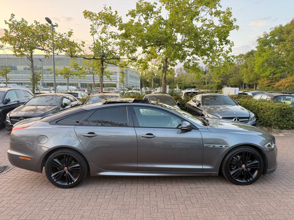 Jaguar XJ 3.0D V6 R-sport Euro 6 Ss SW18DPU Grey #4