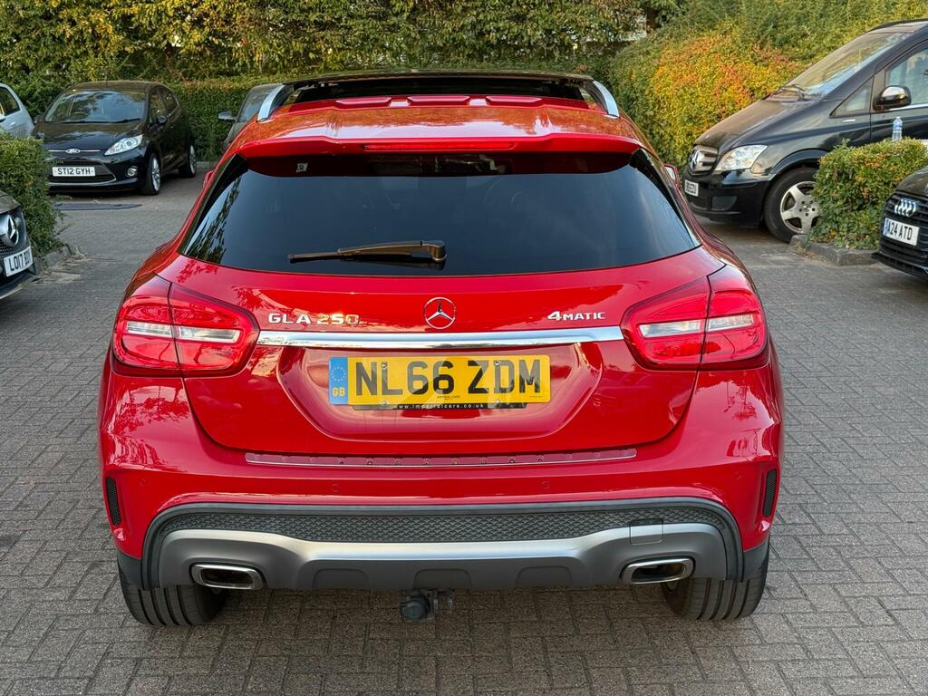 Mercedes-Benz GLA Class Amg Line Red #6