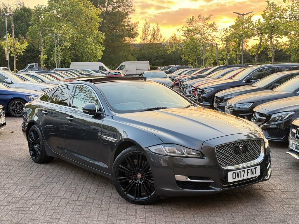 Jaguar XJ 3.0D V6 Portfolio Euro 6 Ss Grey
