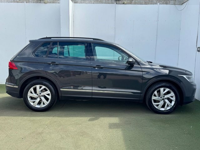 Volkswagen Tiguan Tsi Life Suv WN23TVK Grey #3