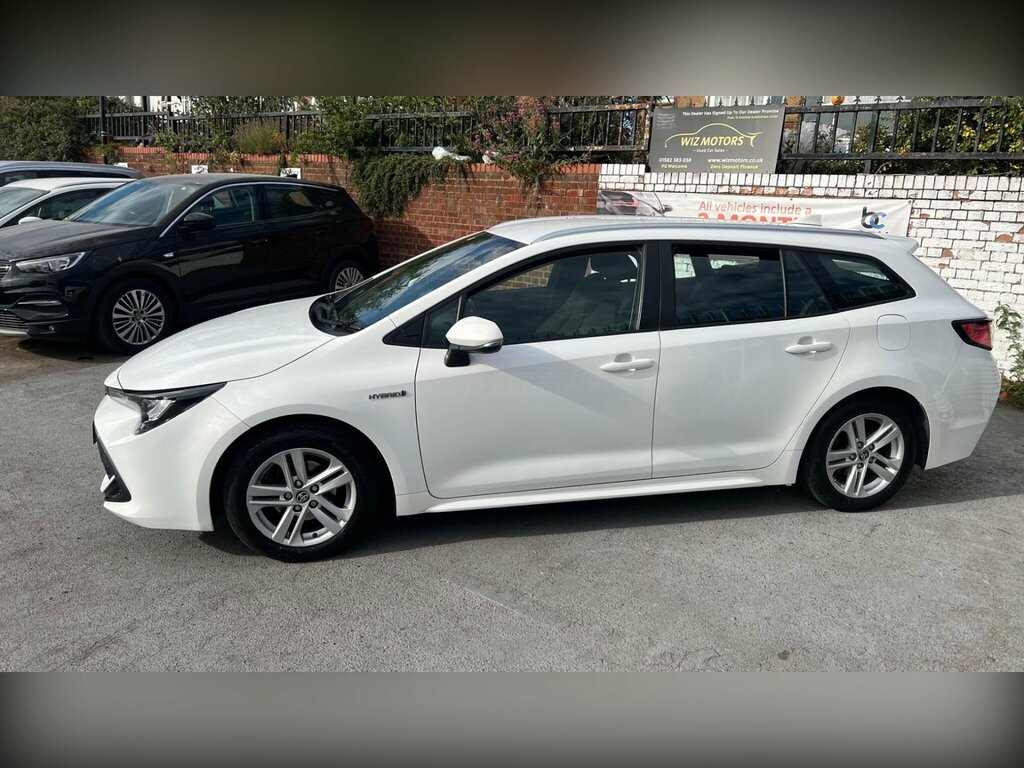 Toyota Corolla 1.8 Vvt-h Icon Touring Sports Cvt Euro 6 Ss MK70HZD White